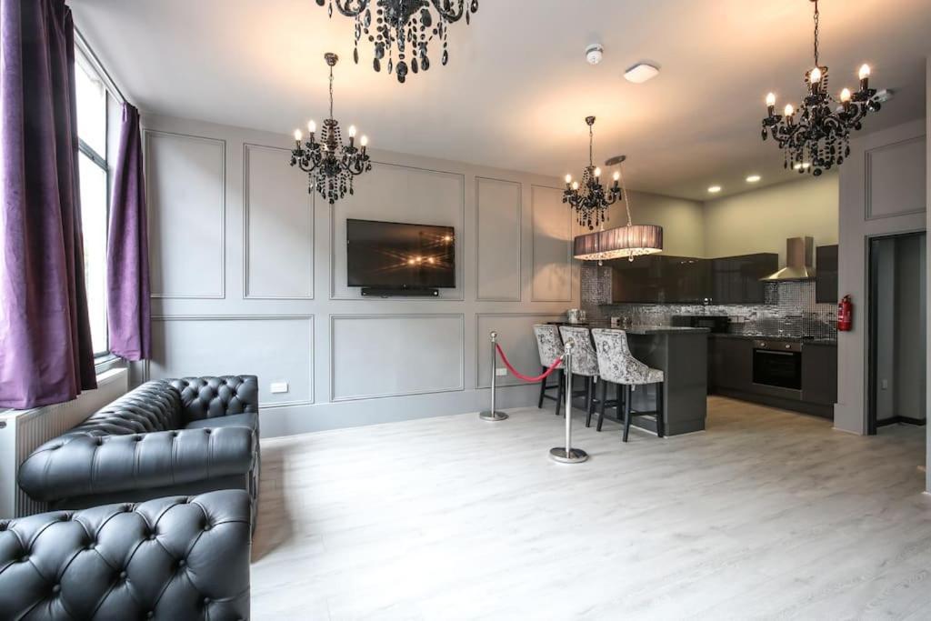 Manhattan Suite - Sleeps 24! Heart Of Ливерпуль Экстерьер фото